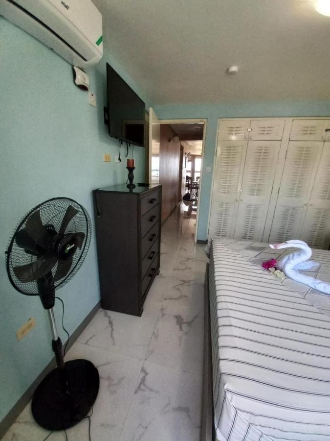 Apartamento Sea Castles La Vue Montego Bay Exterior foto