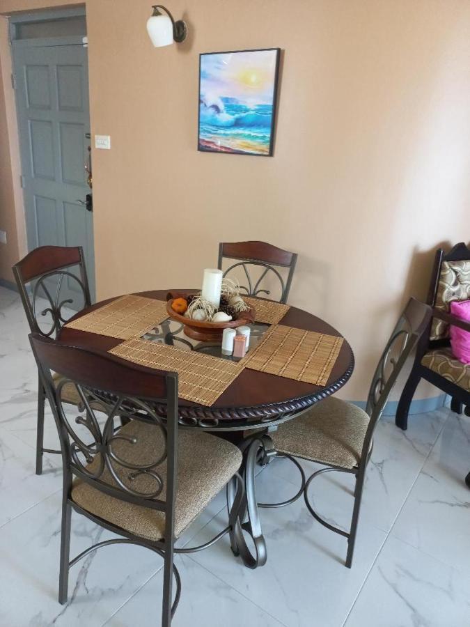 Apartamento Sea Castles La Vue Montego Bay Exterior foto