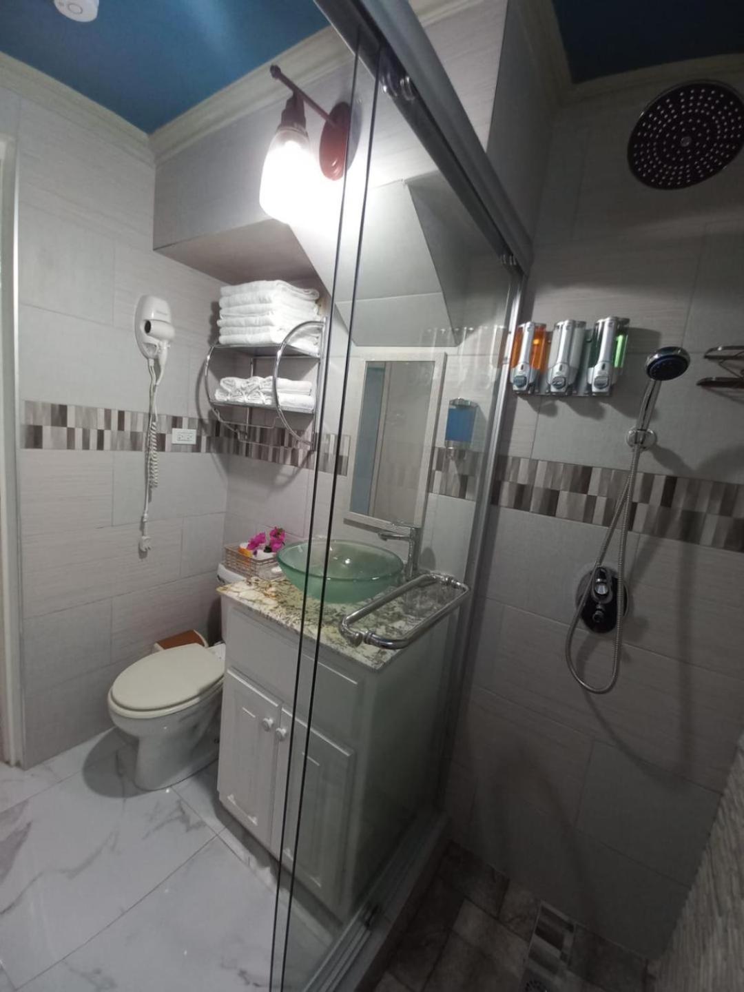 Apartamento Sea Castles La Vue Montego Bay Exterior foto